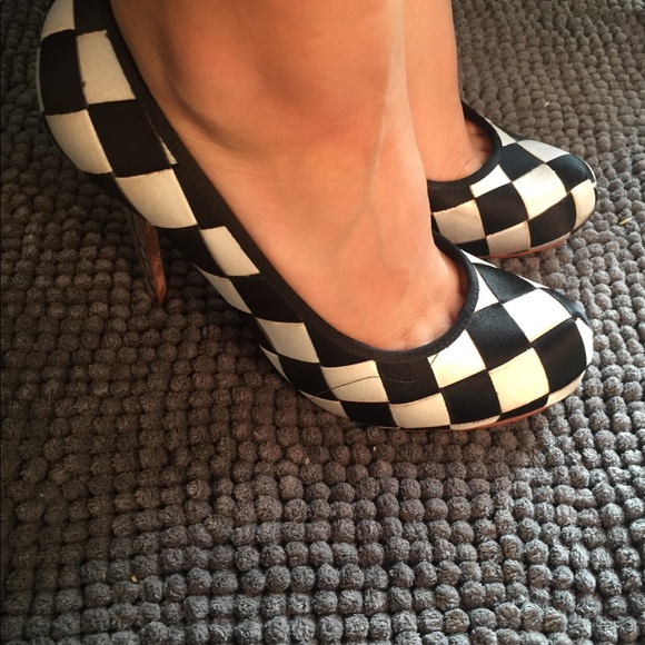 LAMB heels - Picture 9 of 12